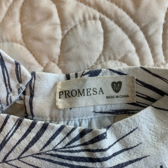 Promesa White Palm Romper - Picture 3 of 3